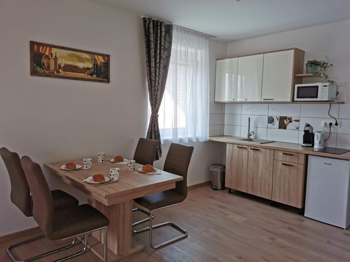 Dalia Apartman ตีฮานี ภายนอก รูปภาพ